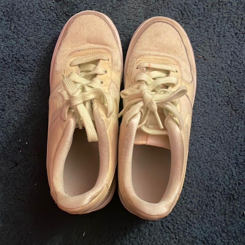 Yellow nike sneaker. 5.5 women’s,